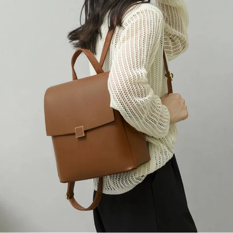 Mochila pequeña MODERN de piel vegana