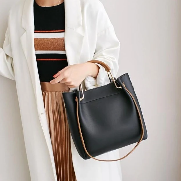 Bolso RETRO de Piel Vegana con Bandolera