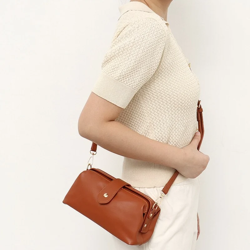 Bolso de hombro vegano pequeño estilo doctor CEZIRA