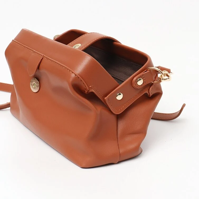 Bolso de hombro vegano pequeño estilo doctor CEZIRA