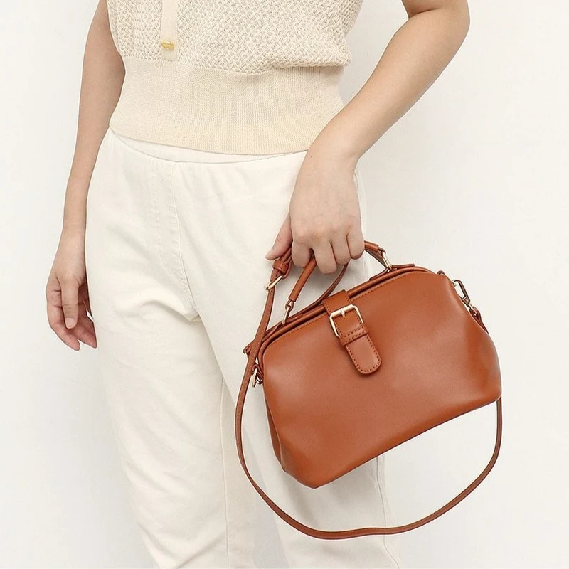 Bolso de hombro vegano estilo doctor CEZIRA con asa
