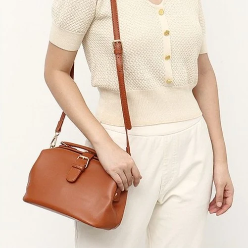 Bolso de hombro vegano estilo doctor CEZIRA con asa
