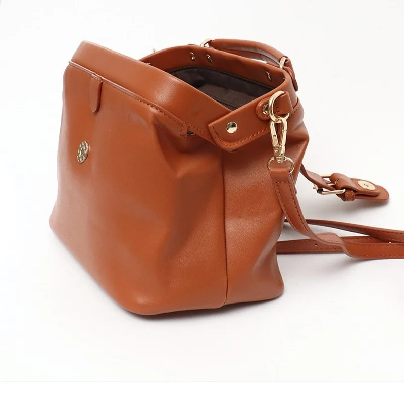 Bolso de hombro vegano estilo doctor CEZIRA con asa