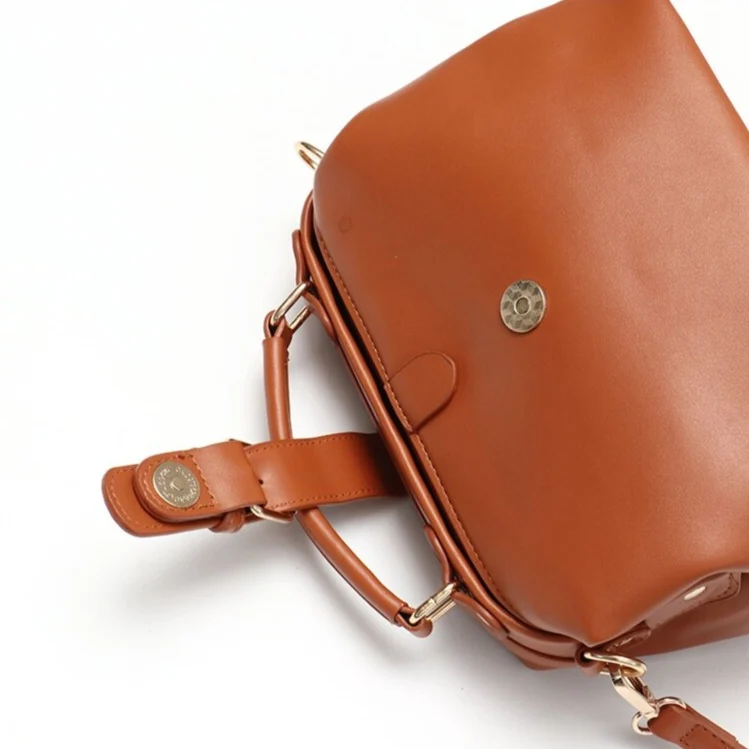 Bolso de hombro vegano estilo doctor CEZIRA con asa