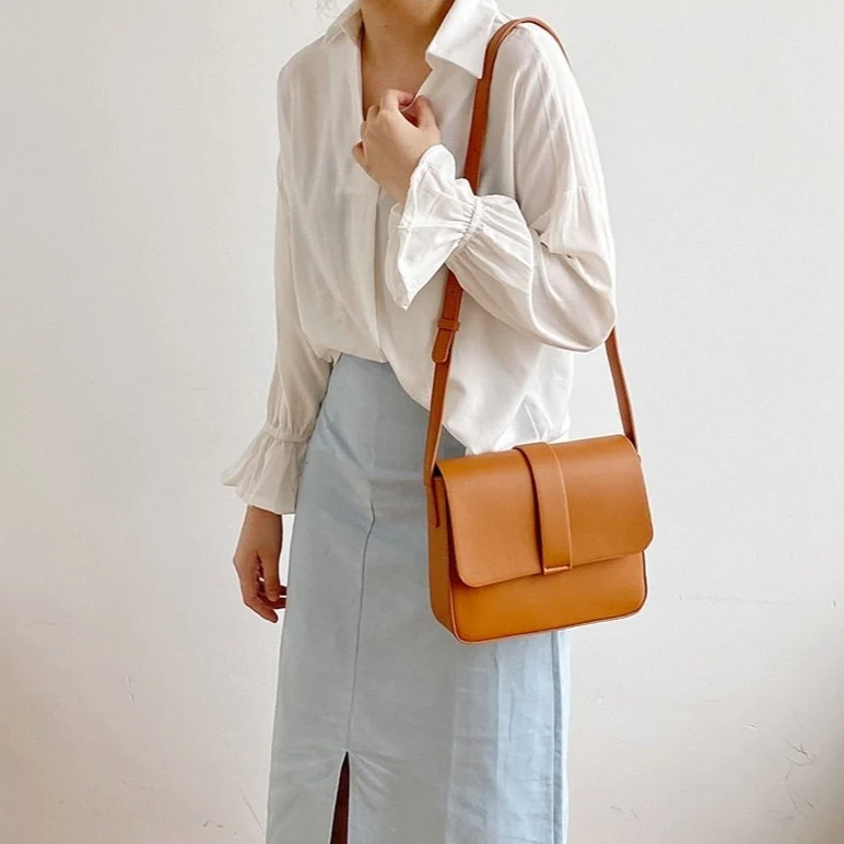 Bolso bandolera de cuero vegano CEZIRA