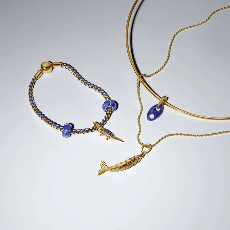 Pandora Moments Verguld Gelenkvis Hangende Bedel 764686C01