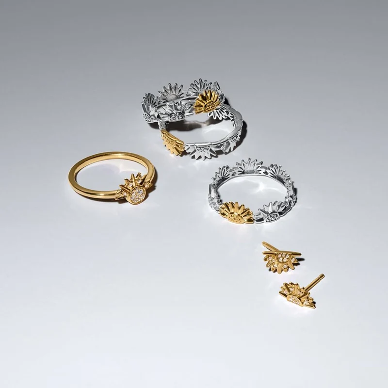 Pandora Moments Verguld Sprankelende Zon Oorknoppen 264627C01