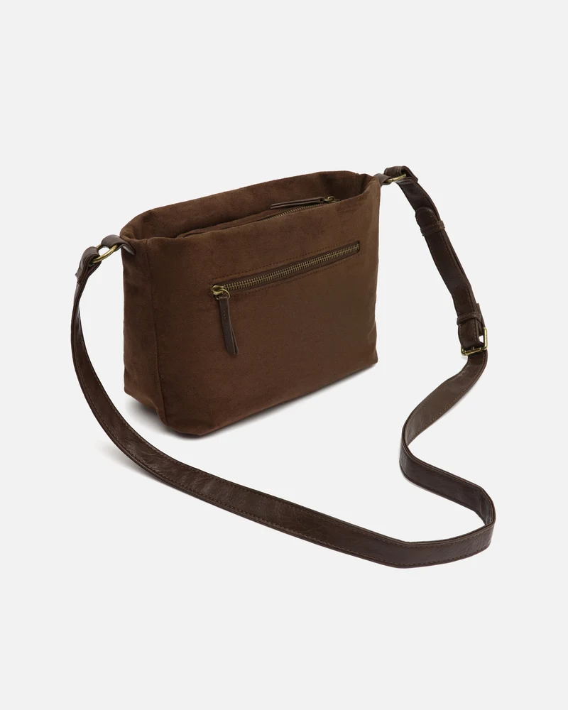 Dobli bolso bandolera efecto ante con detalles metálicos