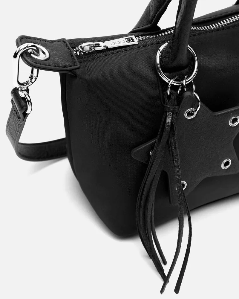 Cloti bolso tote en nylon con asa bandolera extraíble y detalle colgante