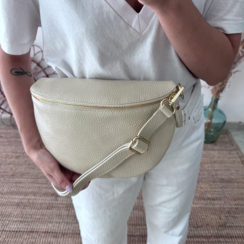 Riñonera/bandolera grande piel beige/oro iniciales bordadas