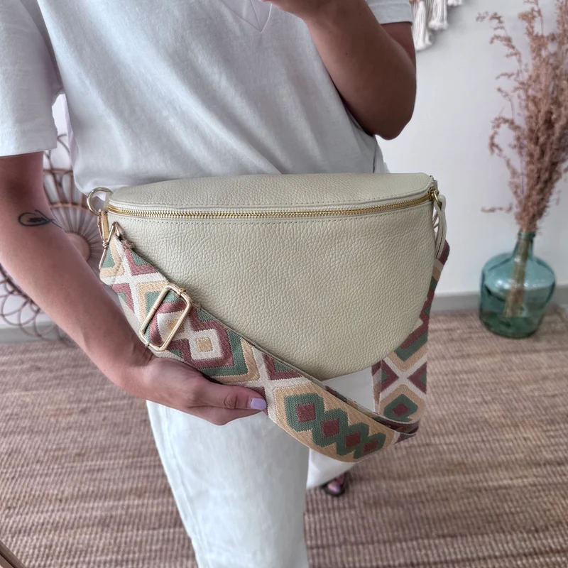 Riñonera/bandolera grande piel beige/oro iniciales bordadas