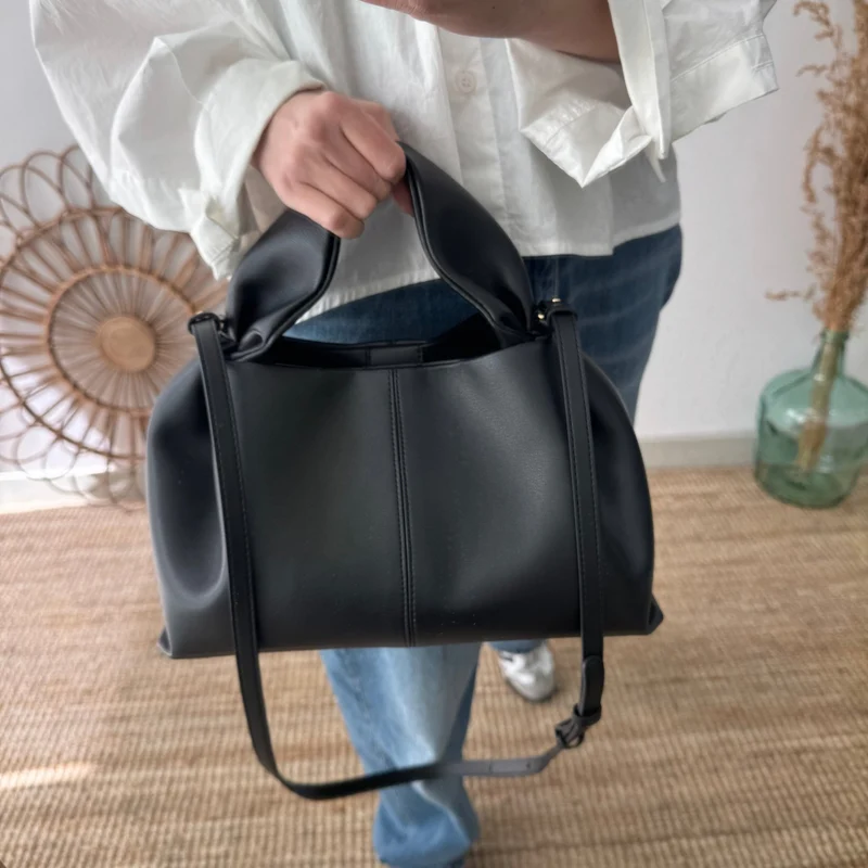 Bolso pliegue piel negro