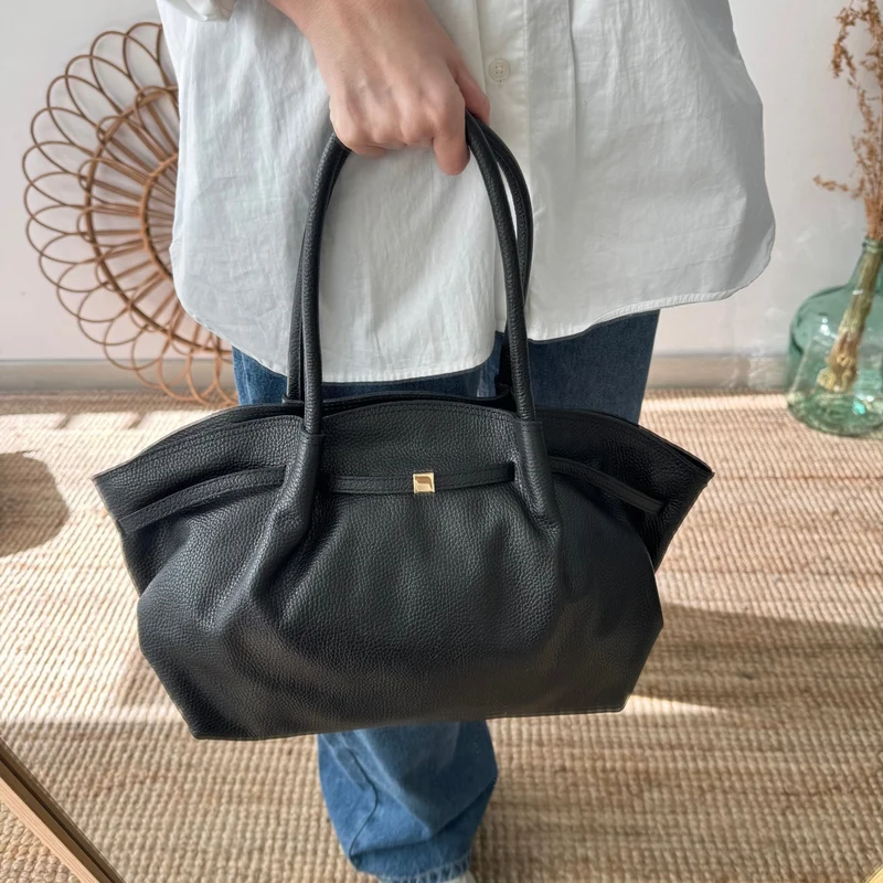 Bolso saco estructurado negro