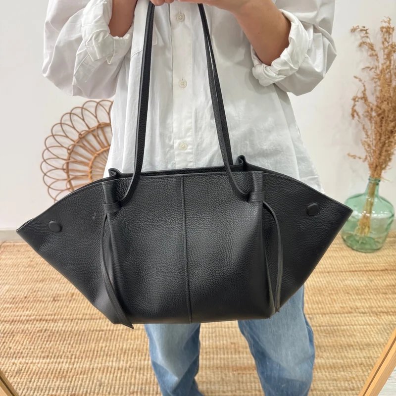 Bolso tote piel negro tiras