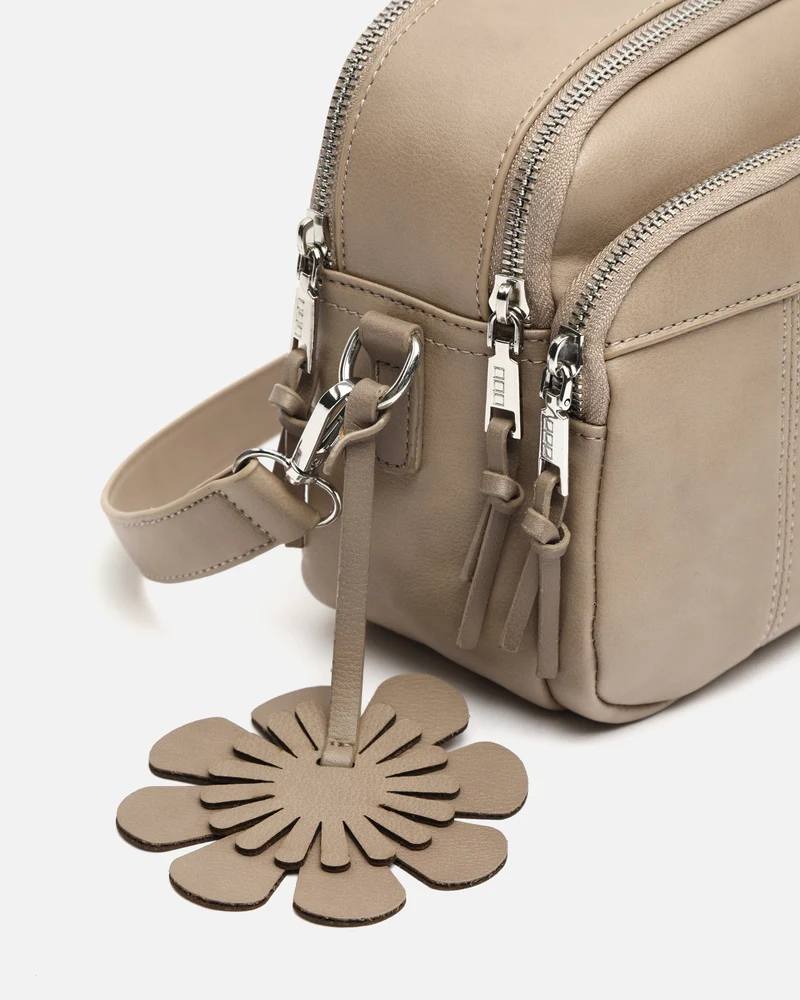 Filiberti bolso bandolera con detalle colgante ED.
