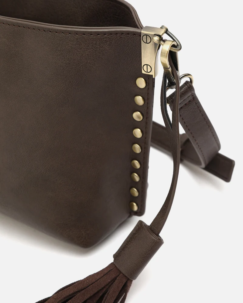 Nibati bolso bandolera pequeño con detalles metálicos