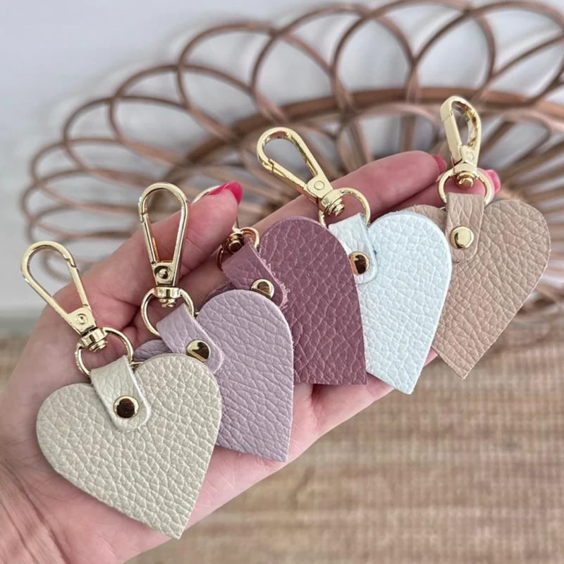1 LLAVERO PIEL CORAZÓN