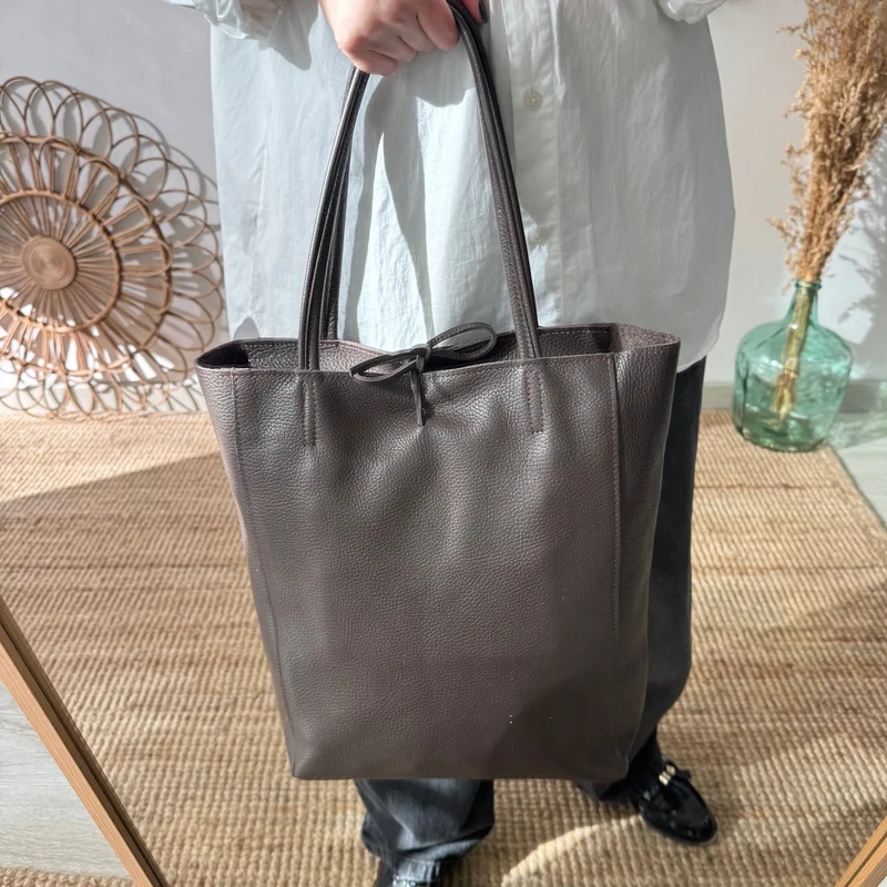 Bolso grande piel marrón personalizado iniciales bordadas