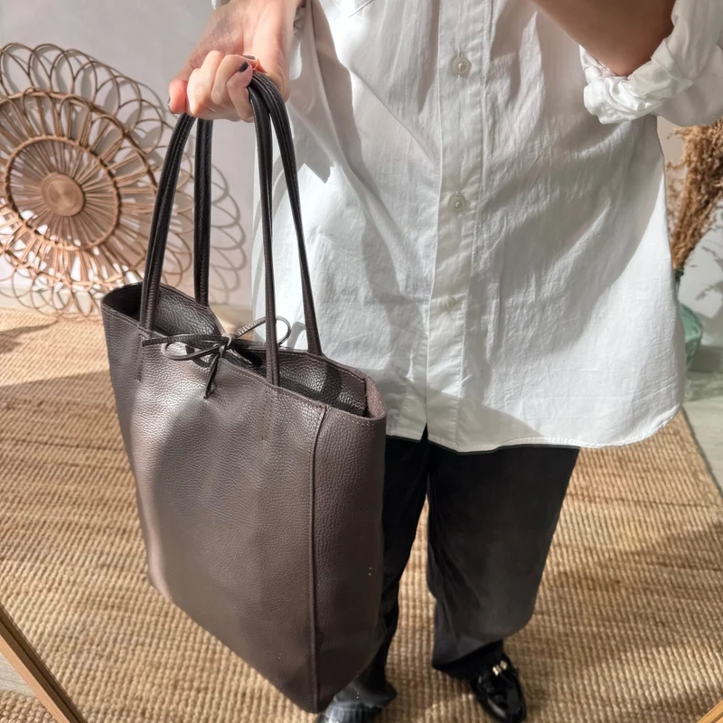 Bolso grande piel marrón personalizado iniciales bordadas
