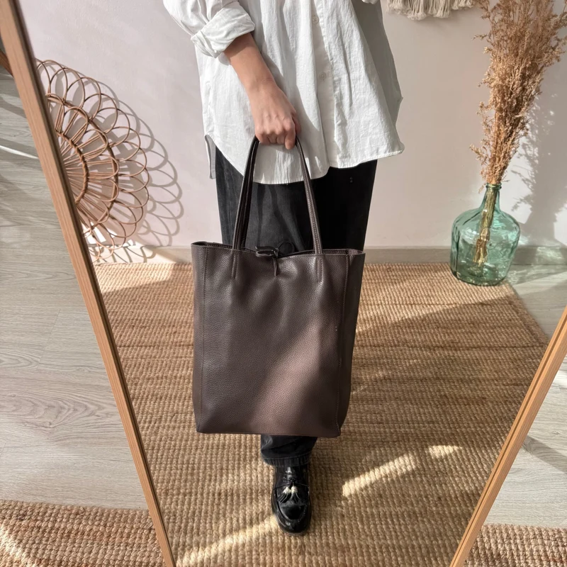 Bolso grande piel marrón personalizado iniciales bordadas