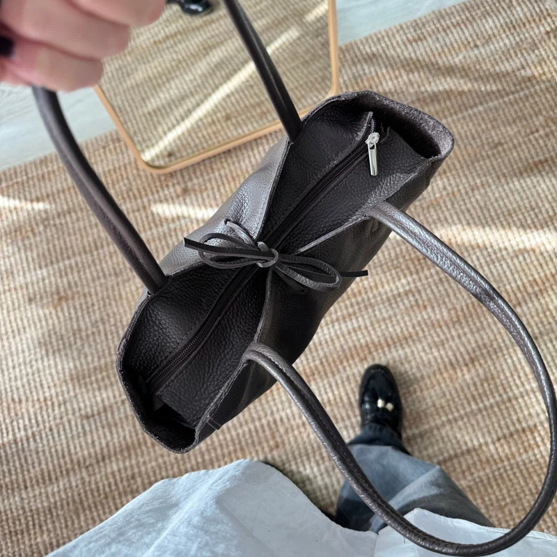 Bolso grande piel marrón personalizado iniciales bordadas