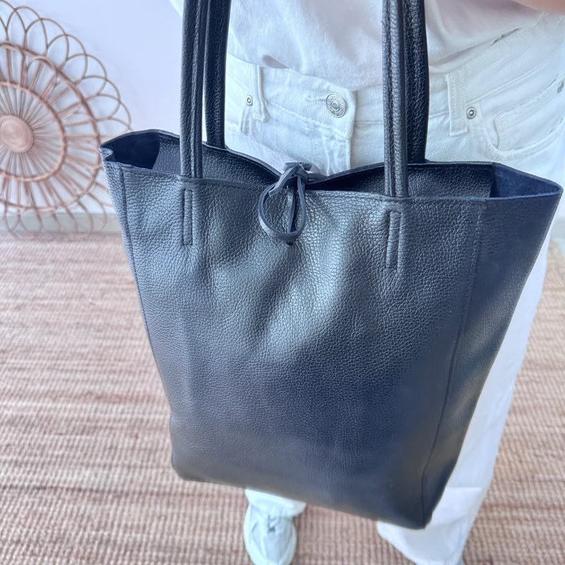 Bolso grande piel negro personalizado iniciales bordadas