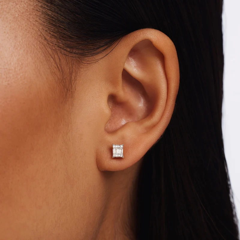 Isabel Bernard De la Paix Maxime 14 karat whitegold stud ear studs with diamond 0.22 carat IBD360031
