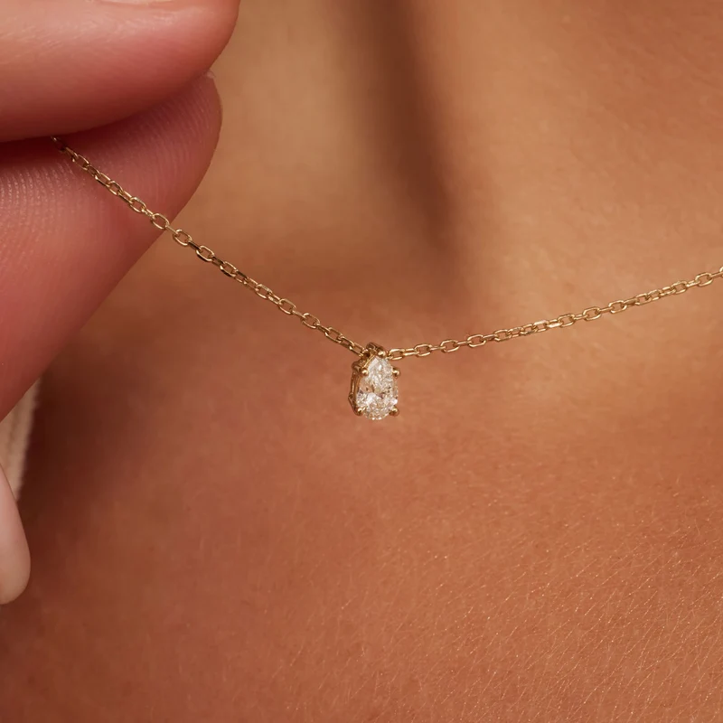 Isabel Bernard De la Paix Eloise 14 karaat gouden collier met diamant 0.1 karaat IBD350025