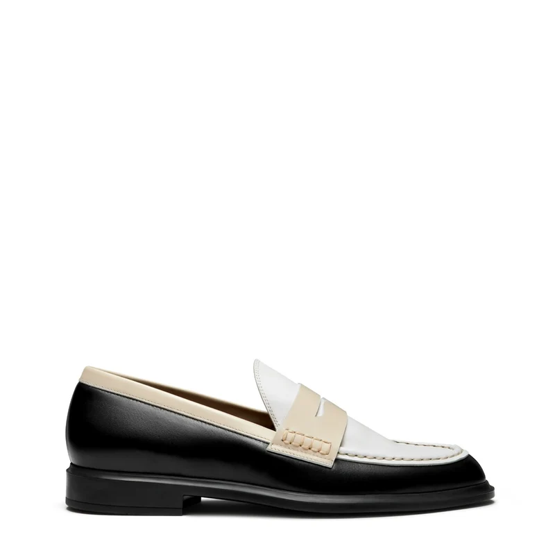 Isabel Bernard Vendôme Blandine Zwarte-Witte Kalfsleren Loafers met Witte details IB51015-10170-36