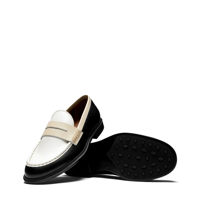 Isabel Bernard Vendôme Blandine Zwarte-Witte Kalfsleren Loafers met Witte details IB51015-10170-36