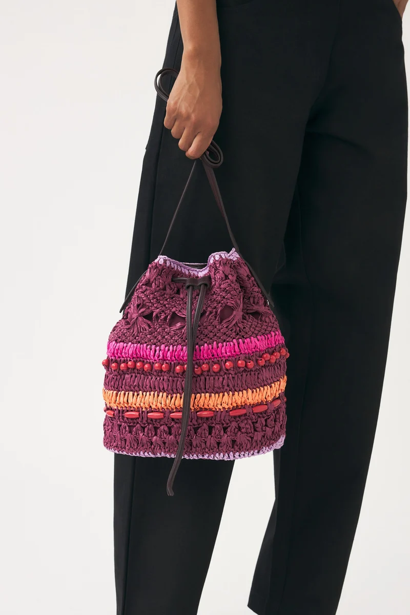 Petit sac seau tressé à la main avec cordon de serrage Raphia
