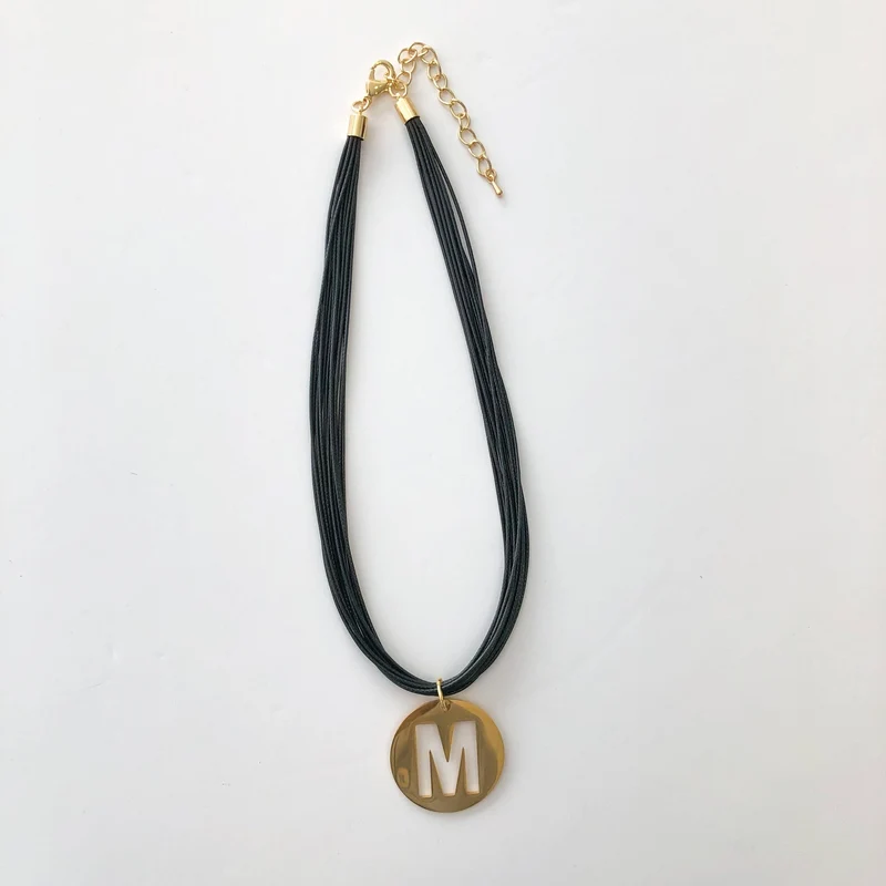 Collar cordones finos inicial metalizada