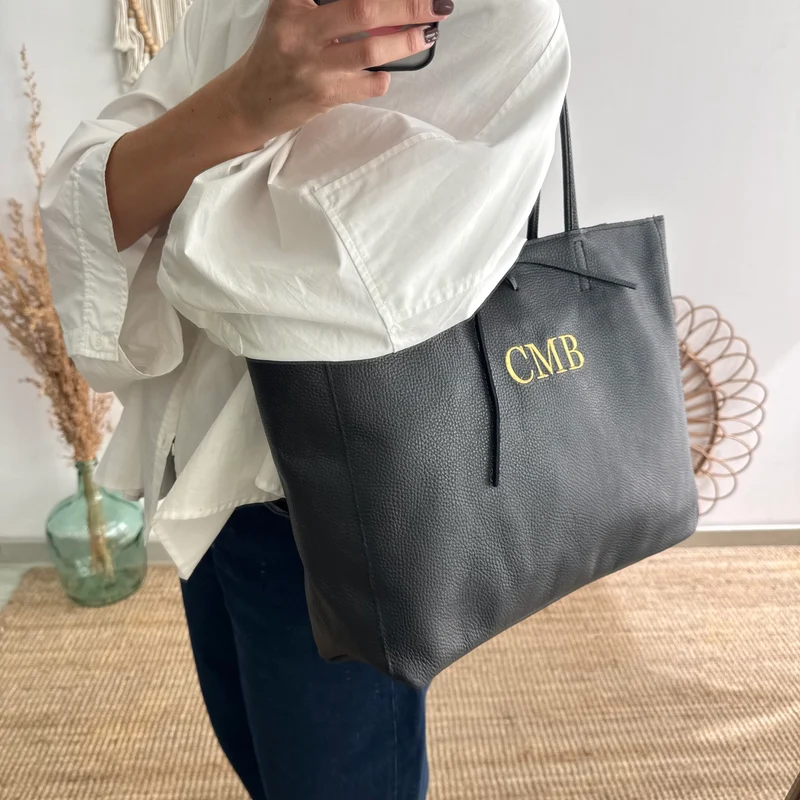 Shopper grande piel negro cremallera personalizado iniciales bordadas