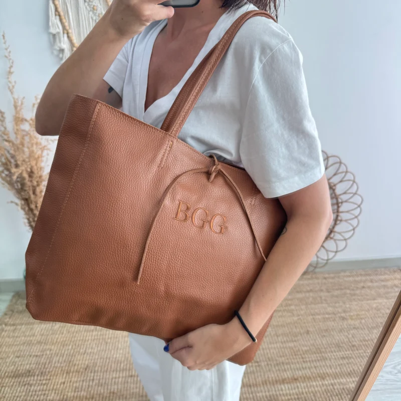 Shopper grande piel camel cremallera personalizado iniciales bordadas