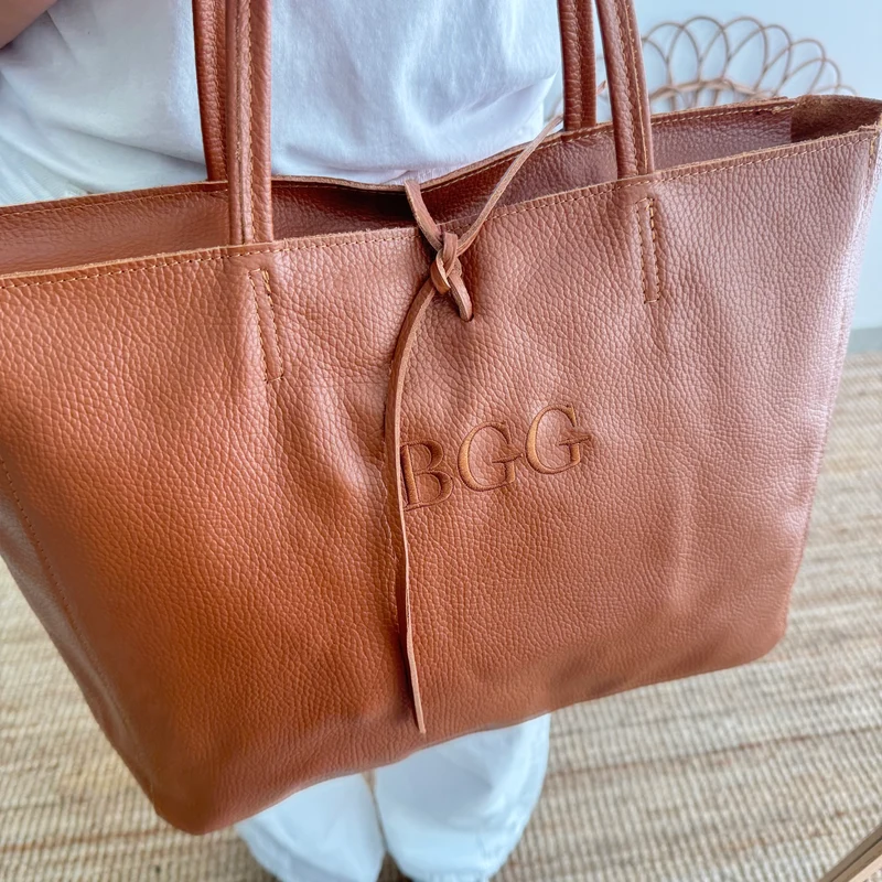 Shopper grande piel camel cremallera personalizado iniciales bordadas
