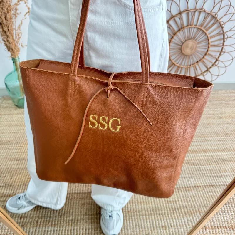 Shopper grande piel camel cremallera personalizado iniciales bordadas