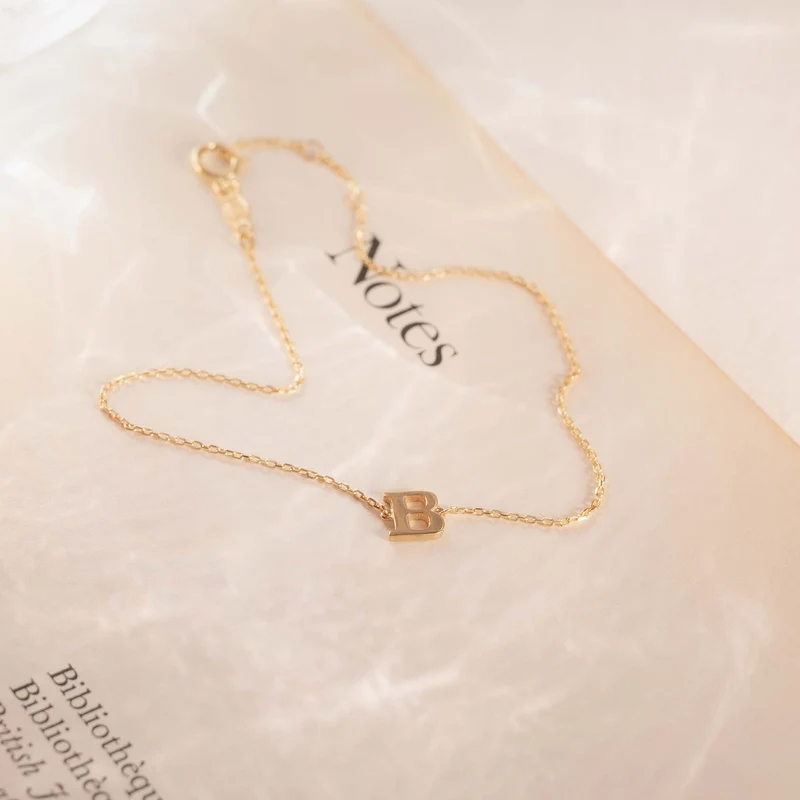 Isabel Bernard Le Marais Rachel 14 Karaat Gouden Initial Armband IB320101-A (Letter A)