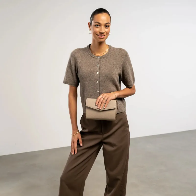 Isabel Bernard Honoré Lina Taupe Clutch Met Afneembare Schouderketting IB21135-078