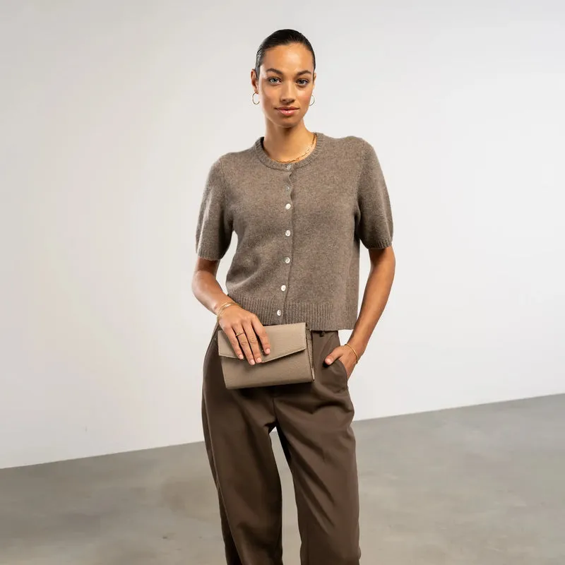 Isabel Bernard Honoré Lina Taupe Clutch Met Afneembare Schouderketting IB21135-078