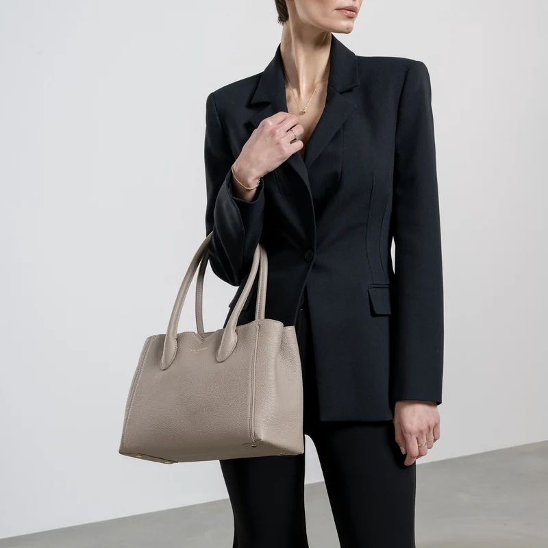 Isabel Bernard Honoré Cloe Midi Taupe Kalfsleren Handtas IB25082-078