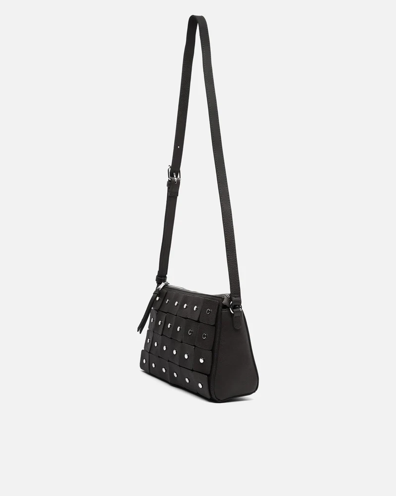 Escueri bolso bandolera con detalles metálicos