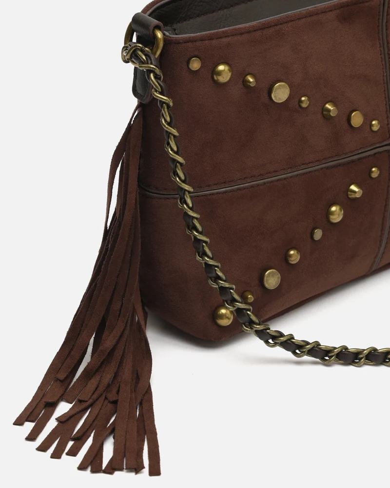Anabelas-1 bolso bandolera efecto ante con detalles metálicos y flecos