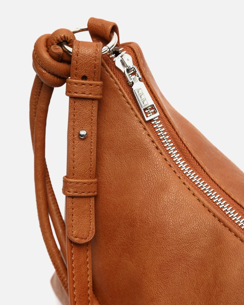 Clau bolso de hombro pequeño con asa bandolera extraíble