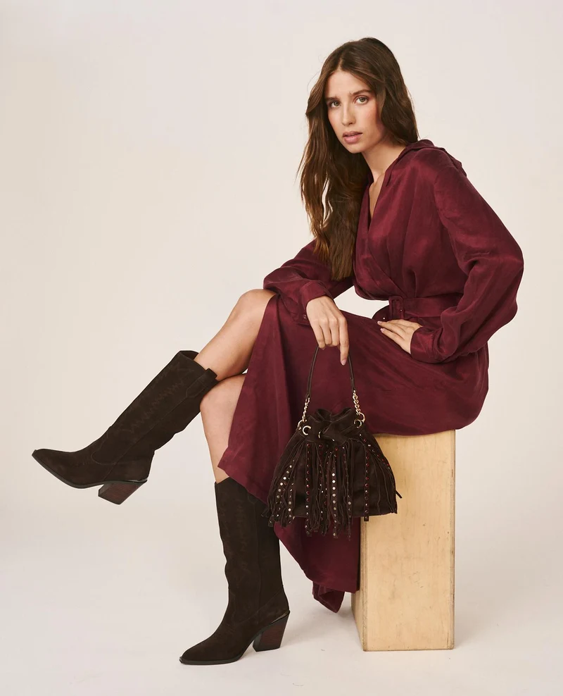 BOLSO BOMBONERA ANTE CON DETALLES METÁLICOS