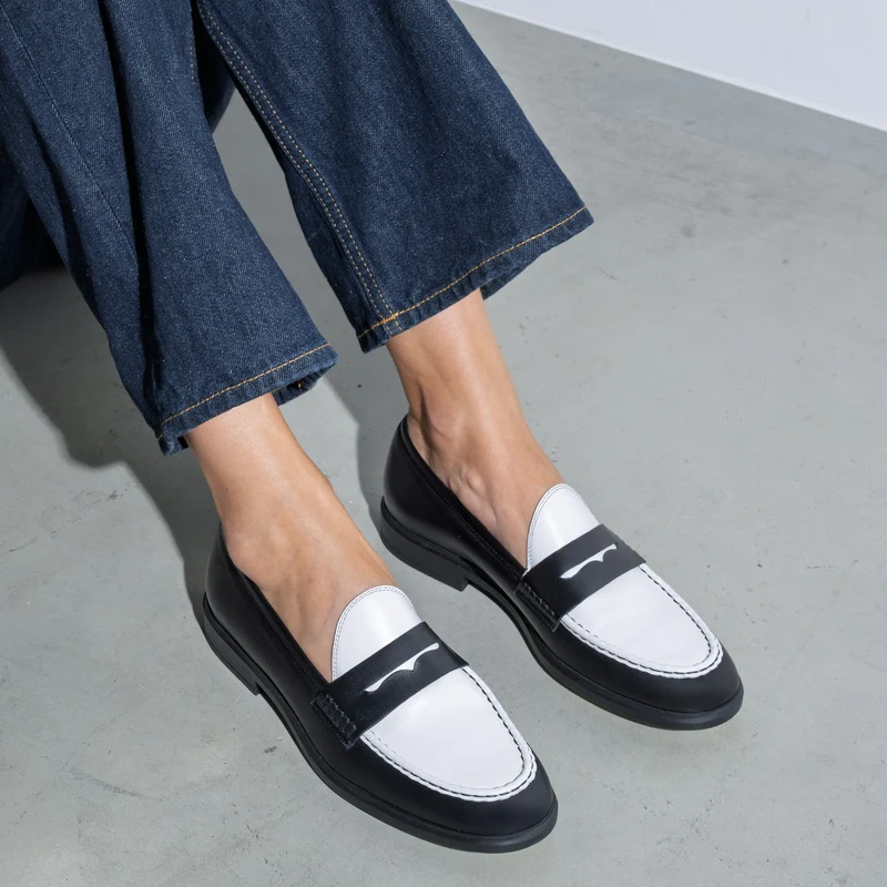 Isabel Bernard Vendôme Blandine Zwart en Wit Kalfsleren Loafers IB51015-10176-37
