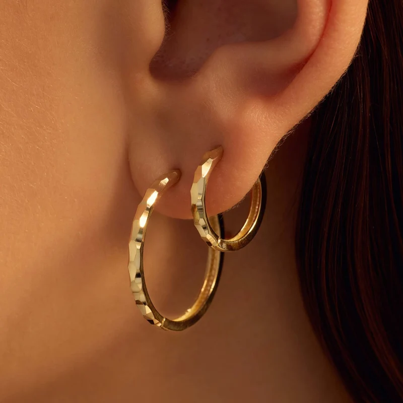 Beloro Jewels Quadrilatero d'Ora Marina 9 karaat oorringen met diamond cut BO360090