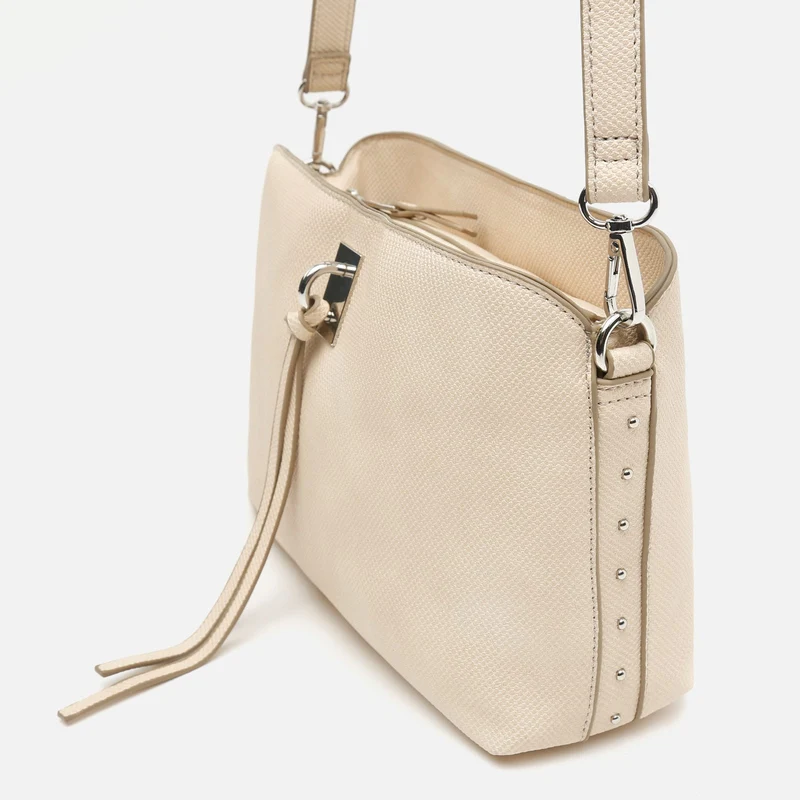 Engri bolso bandolera pequeño con detalles metálicos