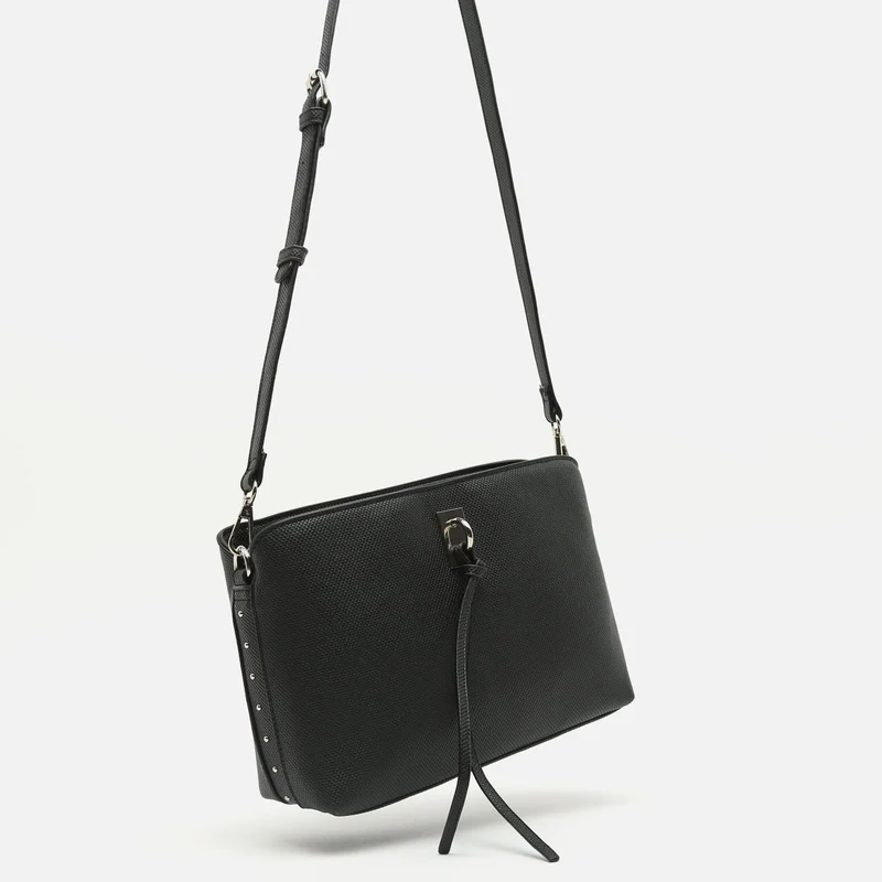 Engri bolso bandolera pequeño con detalles metálicos