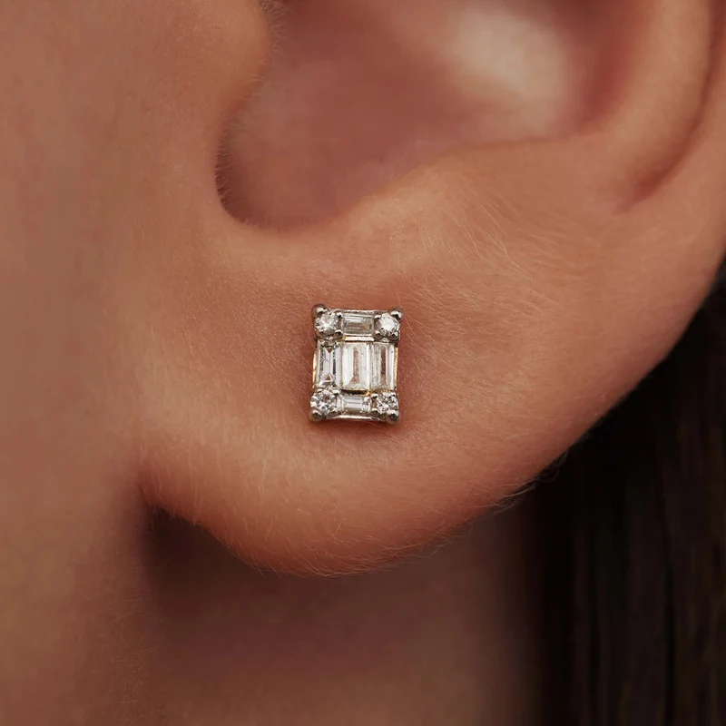 Isabel Bernard De la Paix Maxime 14 karaat gouden oorknoppen met diamant 0.26 ct IBD360020