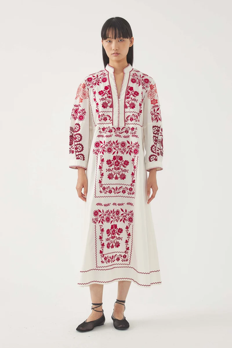 Robe longue brodée Mamie